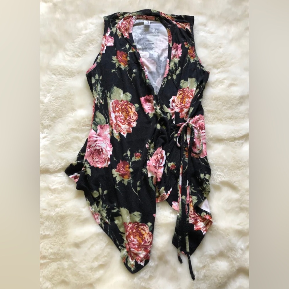 Sleeveless Tie Up Top